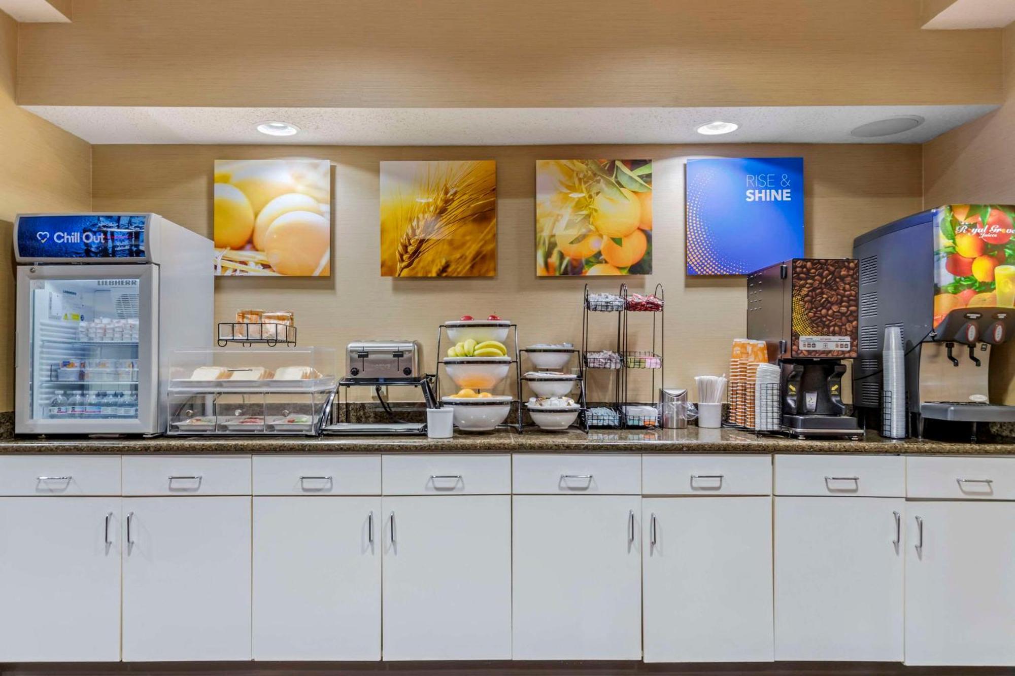 Comfort Inn & Suites Seguin Bagian luar foto