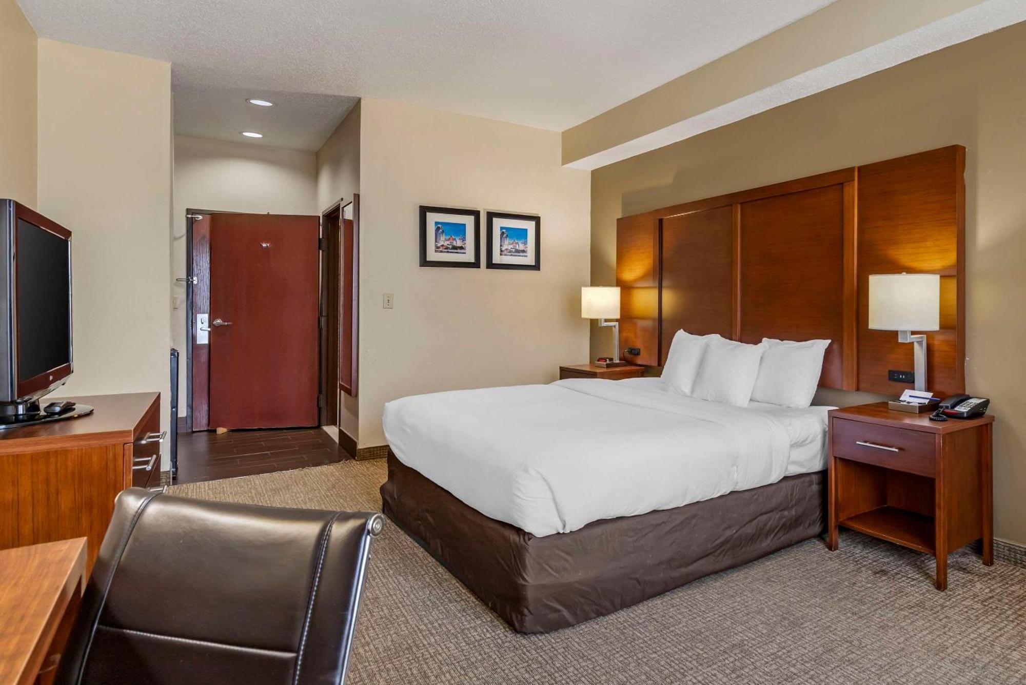 Comfort Inn & Suites Seguin Bagian luar foto