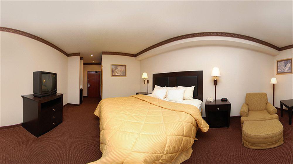 Comfort Inn & Suites Seguin Bagian luar foto